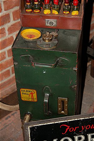 GOLDEN SHELL CABINET - click to enlarge